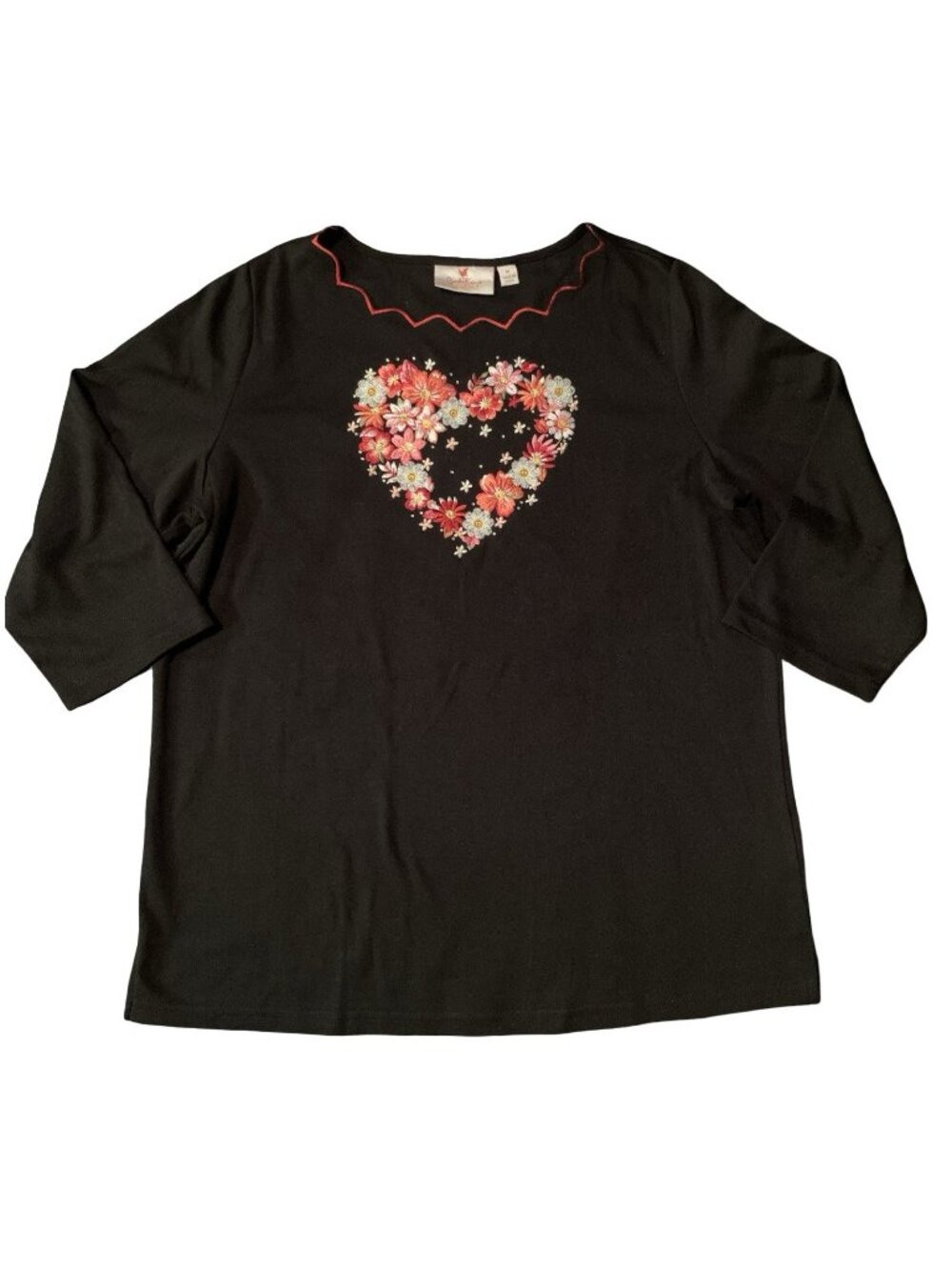 Quacker Factory Sz M Blooming Heart 3/4 Sleeve Scallop Trim T-Shirt  Embroidered
